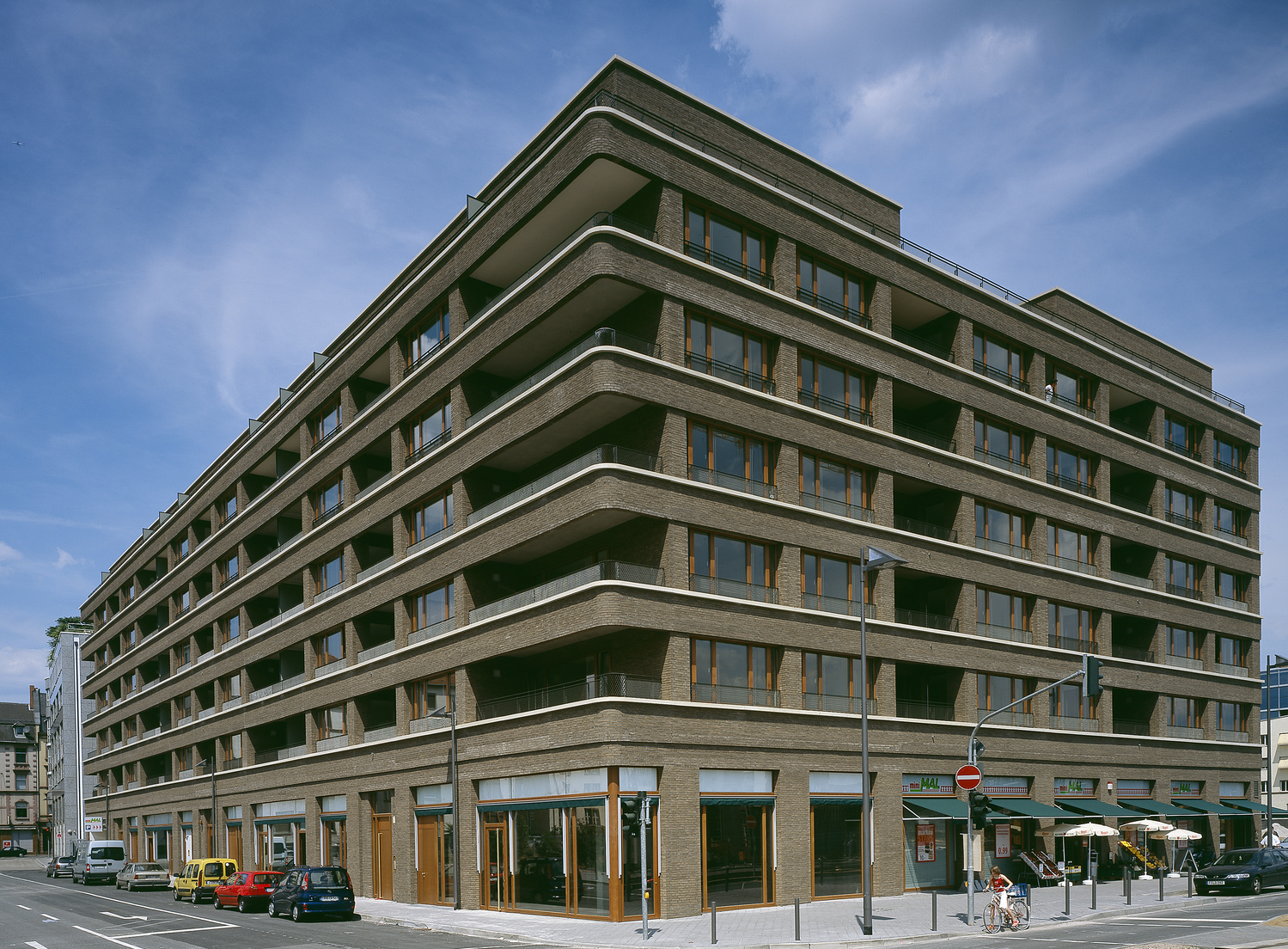 Wohn- und Geschäftshaus 