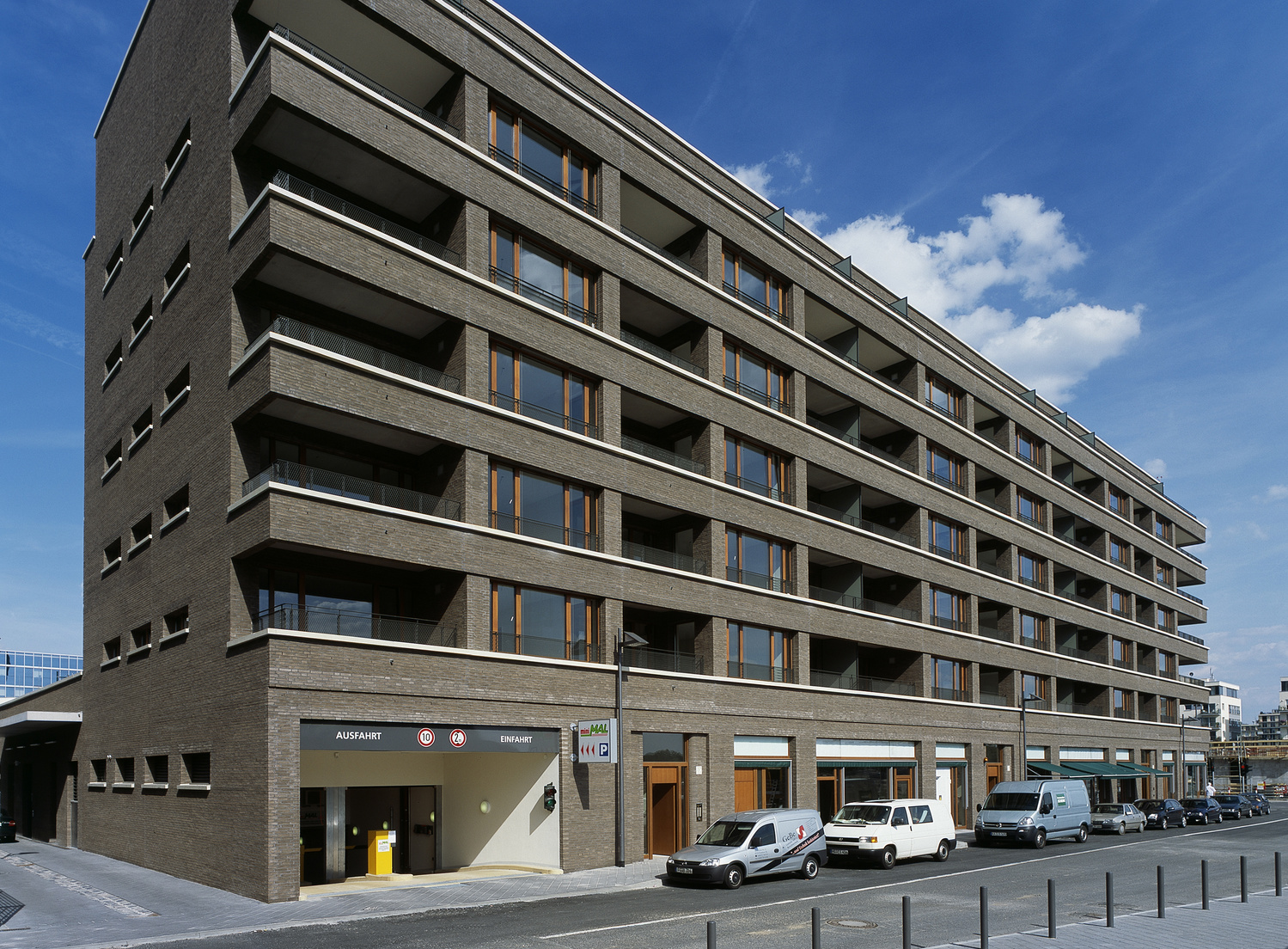Wohn- und Geschäftshaus 