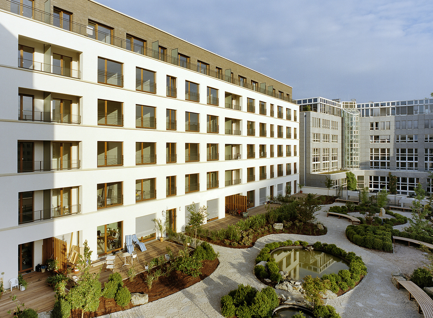 Wohn- und Geschäftshaus 